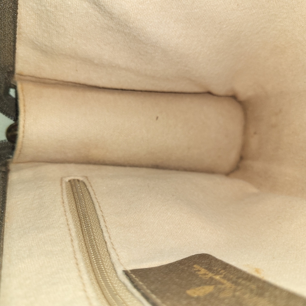 Vintage Gucci clutch - Picture 10 of 16